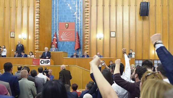 CHP toplantısında  Erdoğan’a hakaret