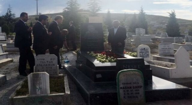 Cumhurbaşkanı Erdoğan ünlü ismin mezarını ziyaret etti!