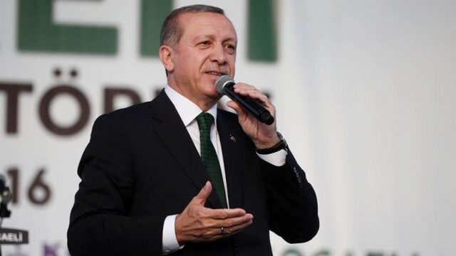 Erdoğan: Milletim &#039;başkanlık sistemine geçiyoruz&#039; derse kuzu kuzu takip edersin