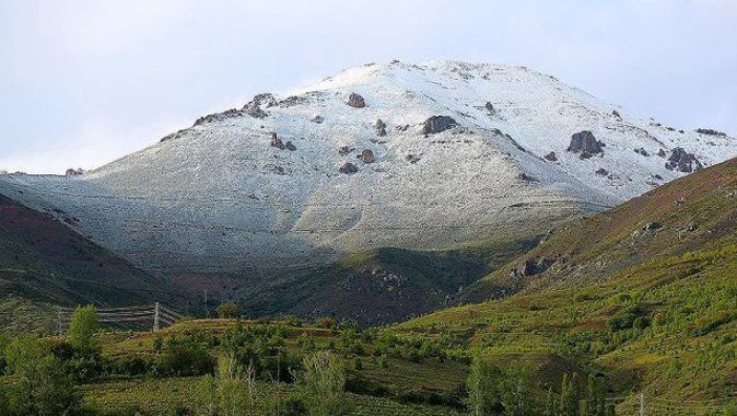 Erzincan&#039;a mayıs ayında kar yağdı