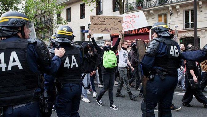Fransa’da binden fazla gösterici sorgulandı