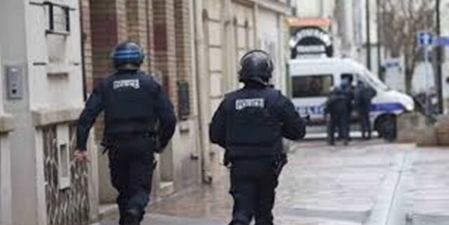 Fransa&#039;da göstericiler polisle çatıştı: 7 gözaltı