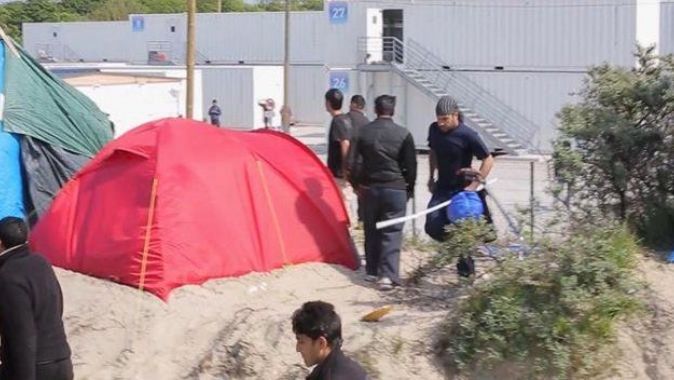 Fransa&#039;daki sığınmacı kampında kavga çıktı: 3 ölü