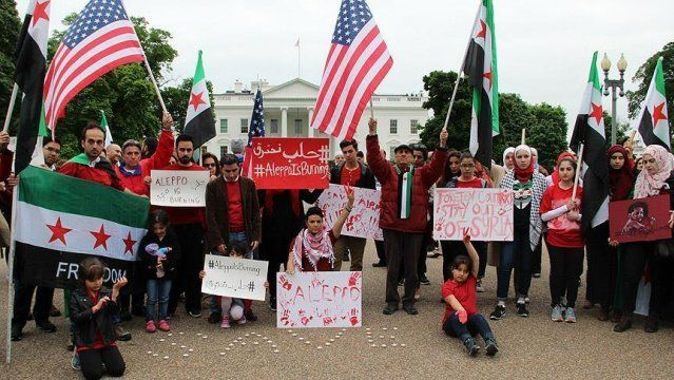 Halep&#039;teki saldırılar Beyaz Saray önünde protesto edildi