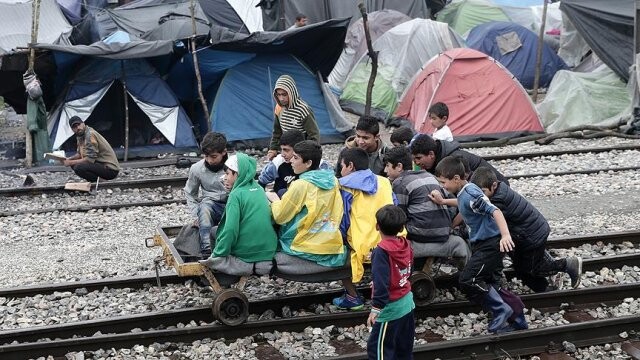 İdomeni&#039;deki sığınmacılar diğer kampları reddediyor