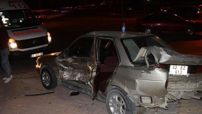 Konya&#039;da otomobiller çarpıştı: 5 yaralı