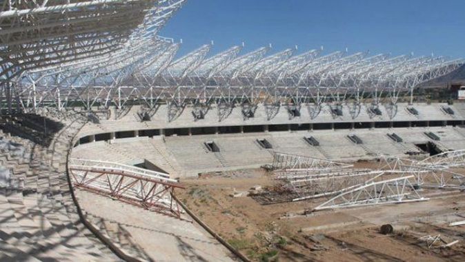 Malatya Arena Stadı&#039;nın çatısı tamamen kapatıldı