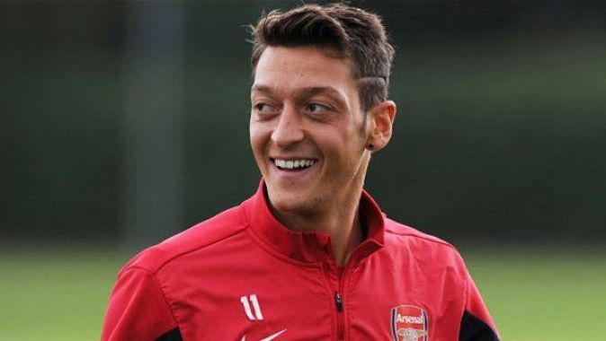 Mesut Özil Arsenal&#039;da &#039;Yılın Futbolcusu&#039; oldu