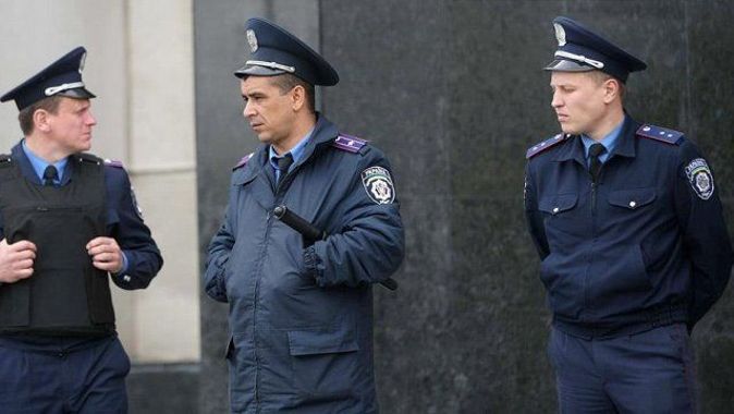 Rus polisi Bahçesaray&#039;da 4 Kırım Tatarını gözaltına aldı