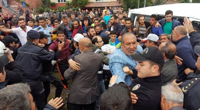 Samsun&#039;da öfkeli kalabalık ile polis arasında arbede