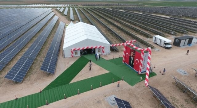 Türkiye’nin en büyük güneş enerji santrali açıldı