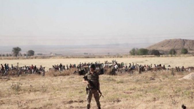Türkiye sınırı yakınında şiddetli çatışmalar
