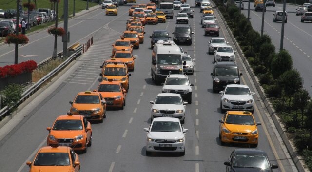 Yıldırım&#039;ın adaylığına taksicilerden 500 araçla destek