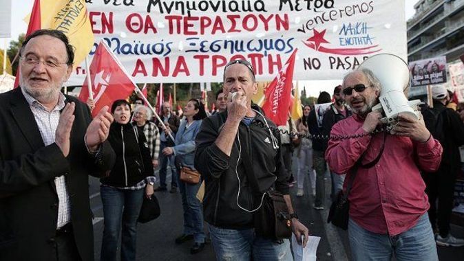 Yunanistan&#039;da &#039;kemer sıkma&#039; karşıtı gösteri