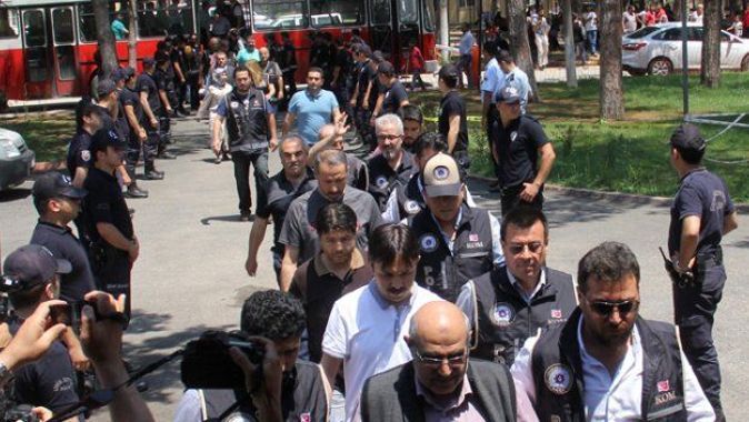 Adana merkezli FETÖ soruşturmasında 8 tutuklama