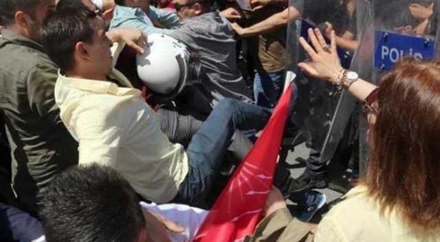 AK Parti&#039;ye yürümek isteyen CHP&#039;liler polise saldırdı
