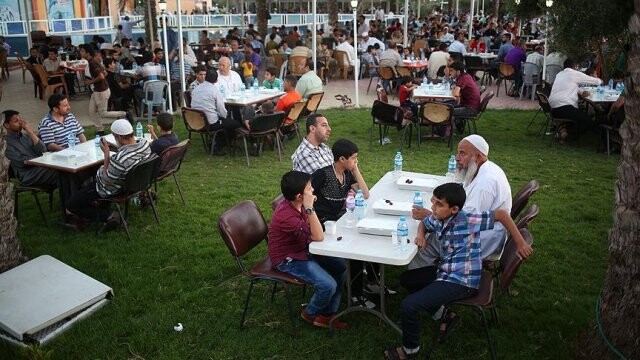 Anadolu Öğrenci Birliği&#039;nden Gazze&#039;de iftar
