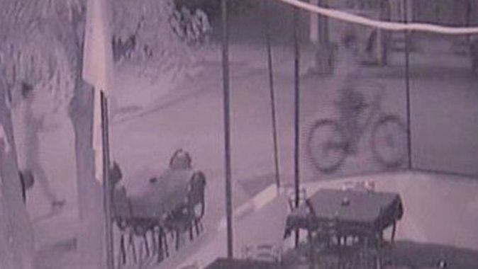 Bisiklet hırsızı kameraya yakalandı