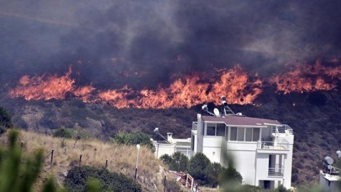Bodrum&#039;da büyük yangın! Siteler tehlike altında