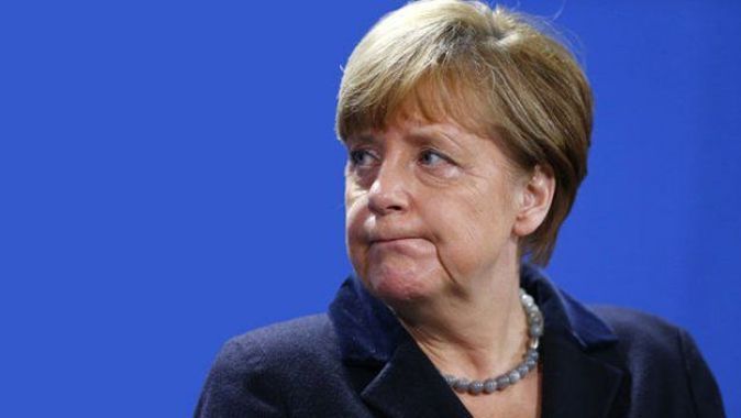 İngilizler Merkel&#039;e en çekindiği konuyu hatırlattı