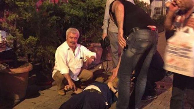 Kadıköy&#039;de bıçaklı kavga: 2 yaralı