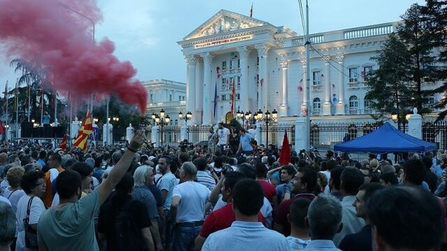 Makedonya&#039;da &#039;Renkli Devrim&#039; mensupları protesto düzenledi