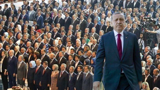 Mehmet Ali Şahin: &#039;Erdoğan ayağa kalkılmasında rahatsız olmuştur&#039;