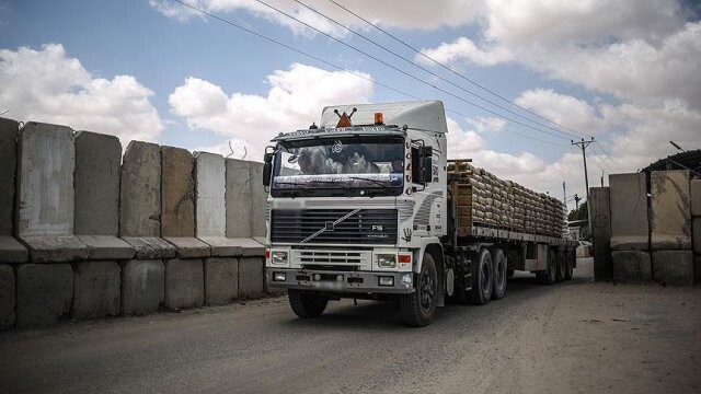 Mısır, Gazze&#039;ye çimento girişine izin verdi