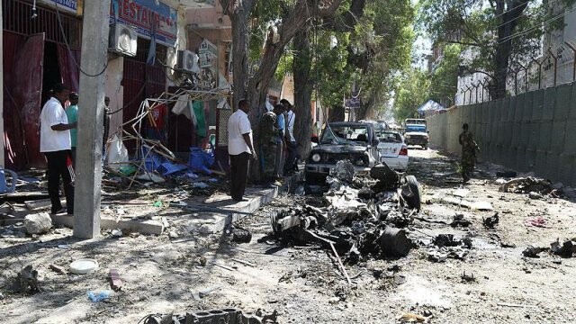 Mogadişu&#039;da otele bombalı saldırı: 14 ölü