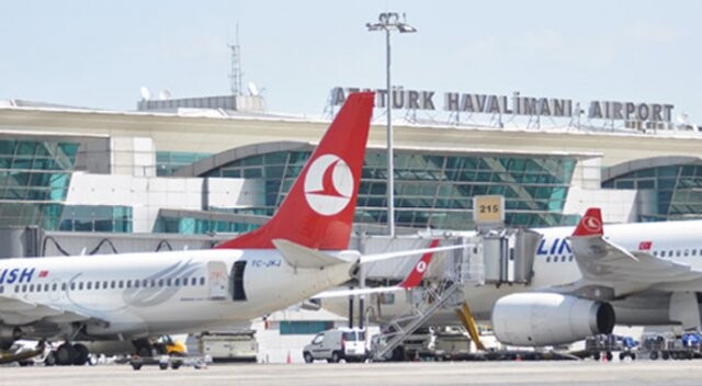 Piste köpek girdi Atatürk Havalimanı&#039;nda uçuşlar gecikti
