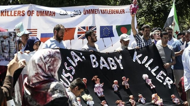 Rusya Büyükelçiliği önünde protesto gösterisi