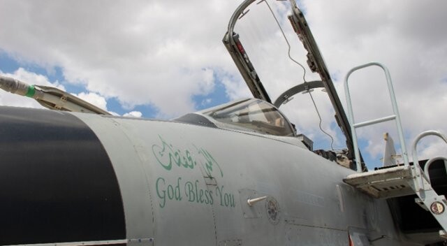 Suudi savaş uçakları üzerinde dikkat çeken yazı