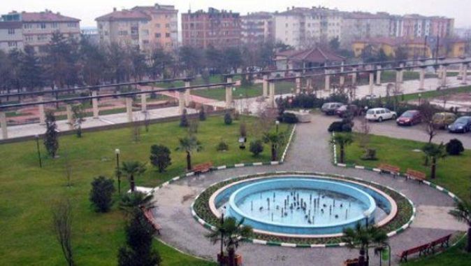Bakan Ala devreye girdi, Ahmet Taner Kışlalı Meydanı&#039;nın adı değişmedi