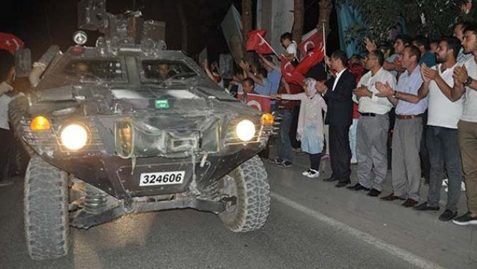 Bitlis&#039;te askere coşkulu karşılama