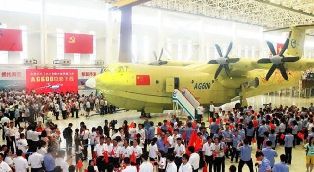 Çin, büyük Amfibik uçağını tamamladı