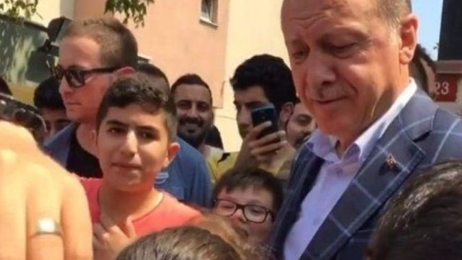 Cumhurbaşkanı Erdoğan&#039;ı gören çocukların heyecanı