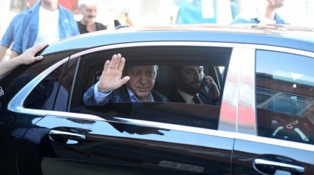 Erdoğan&#039;dan İstinye&#039;de hasta ziyareti