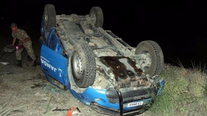 Erzincan&#039;da askeri araç kaza yaptı: 3 asker yaralandı