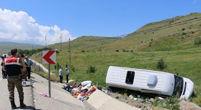 Erzurum&#039;da minibüs devrildi: 17 yaralı