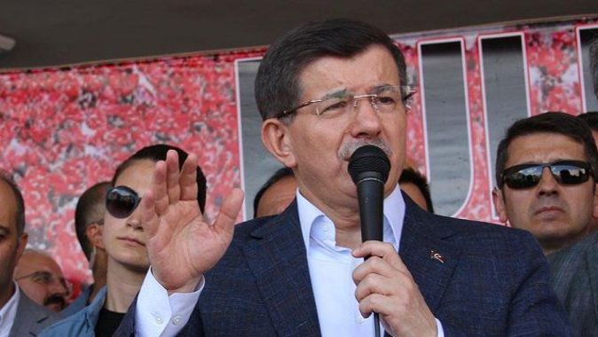 Eski Başbakan Davutoğlu: Nöbete devam edeceğiz