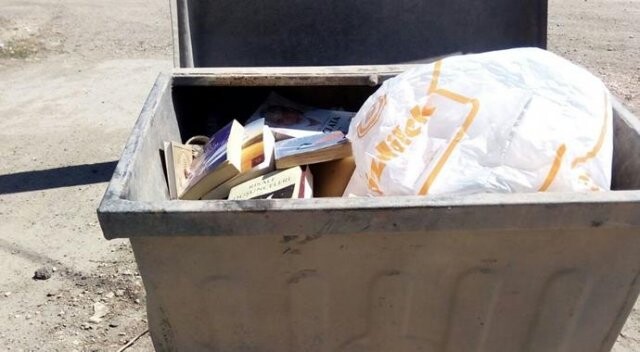 FETÖ&#039;nün kitapları çöplerden çıkıyor
