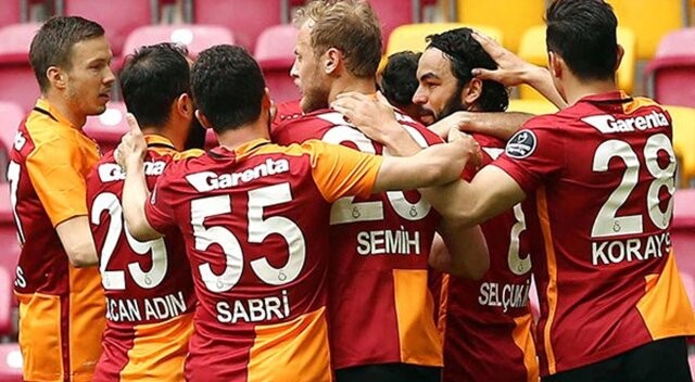 Galatasaraylı futbolcular yönetimin verdiği cezalara tepki gösterdi