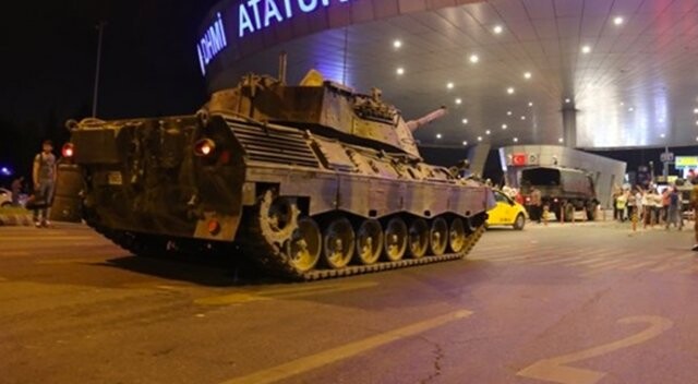 İstanbul&#039;da 4 general, 9 subay tutuklandı