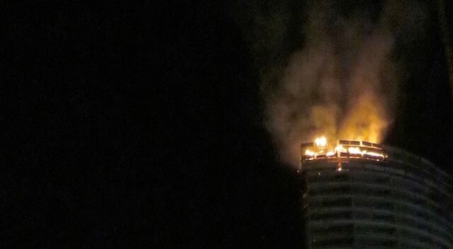İstanbul&#039;da AVM&#039;de korkutan yangın