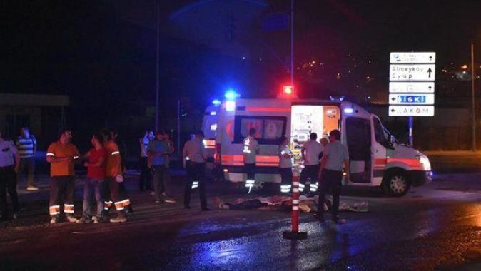 İstanbul&#039;da feci kaza: 2 ölü var