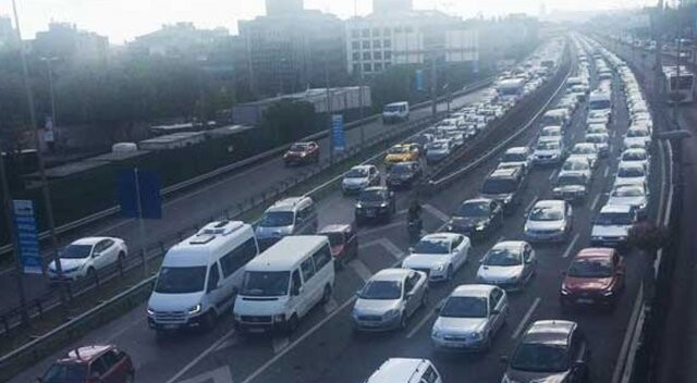 İstanbullu&#039;ya trafik şoku!
