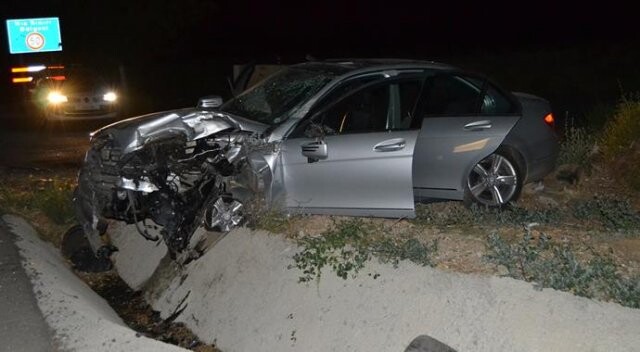 İzmir&#039;de trafik kazası: 1 ölü, 3 yaralı