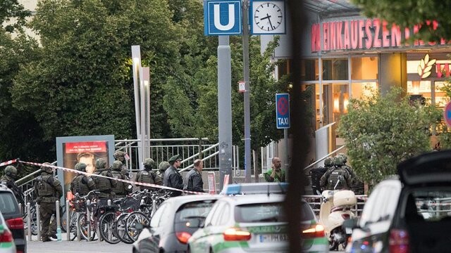 Münih&#039;teki saldırgan insanları Facebook&#039;tan restorana davet etmiş