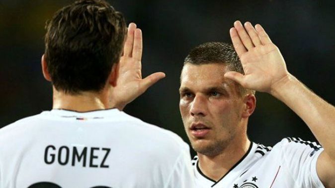 Podolski&#039;den Gomez&#039;e gönderme