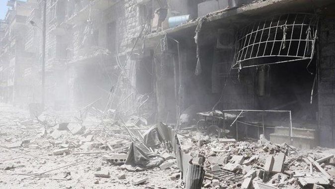 Rus uçakları Halep&#039;te yerleşim yerine saldırdı